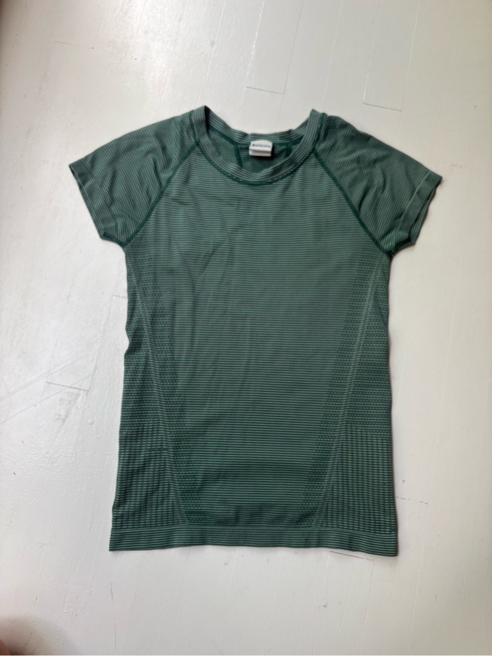 Women’s seamless athleta top